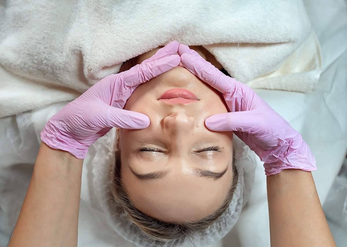 Effetto peeling viso Jessner Pro Milano luminosità pelle; Risultato trattamento anti-age Jessner Pro viso Porta Romana